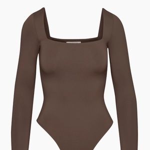 ARITZIA BABATON CONTOUR SQUARENECK BODYSUIT